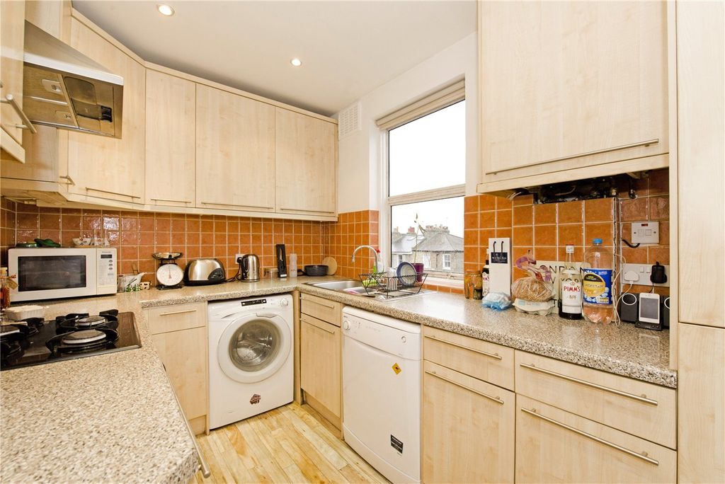 Property photo 3 of 8