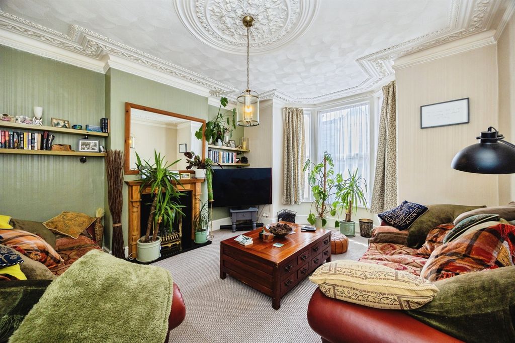 Property photo 2 of 13