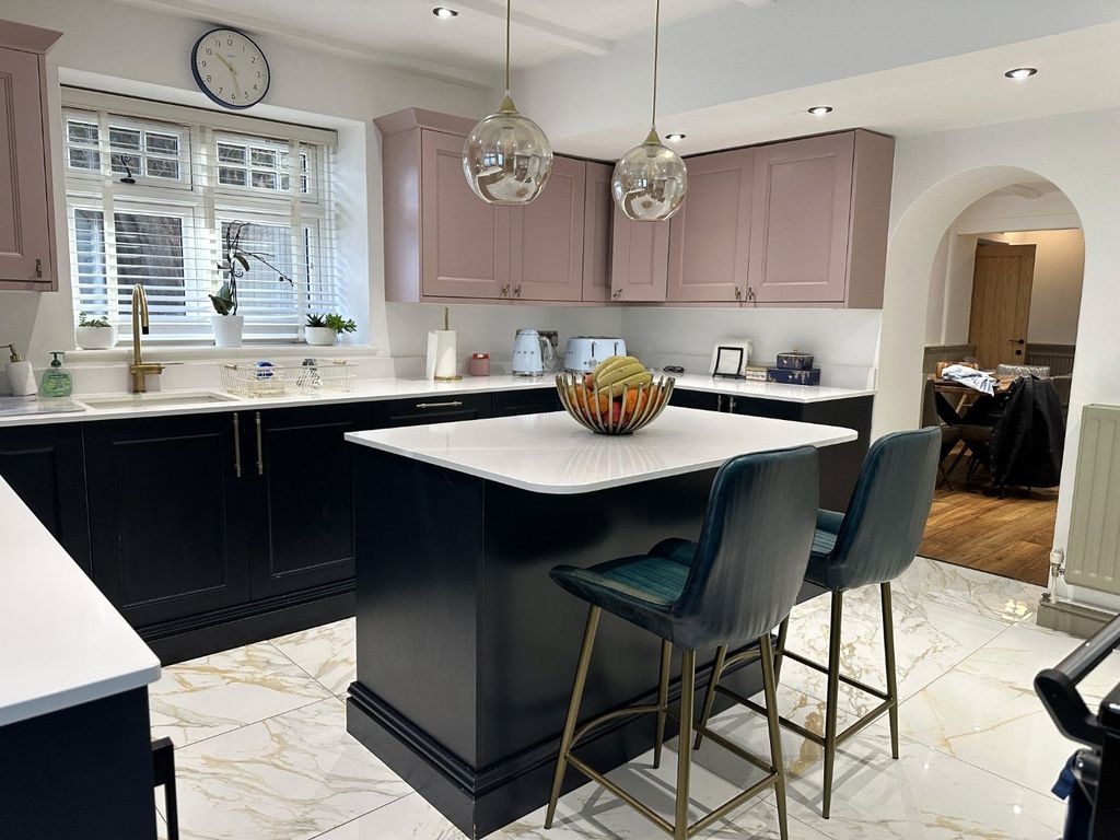 Property photo 3 of 21 Picture No. 03