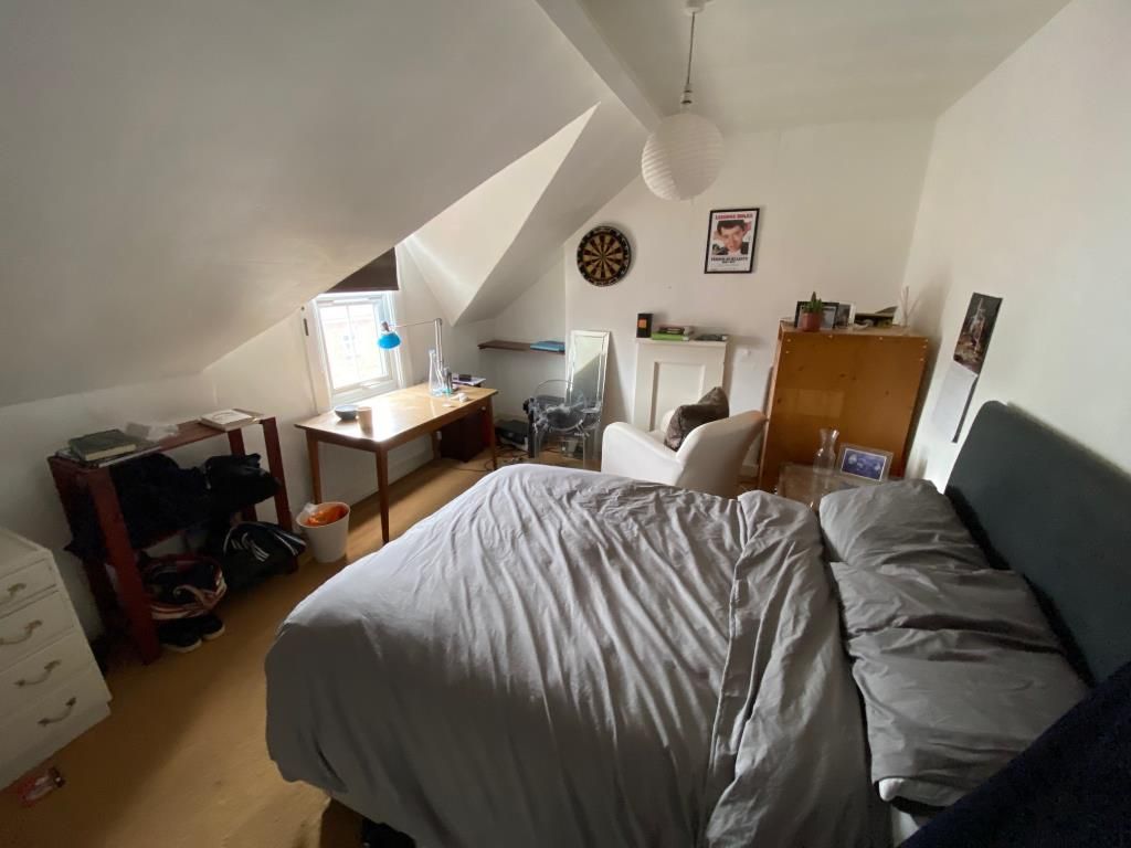 Property photo 3 of 6 Bedroom