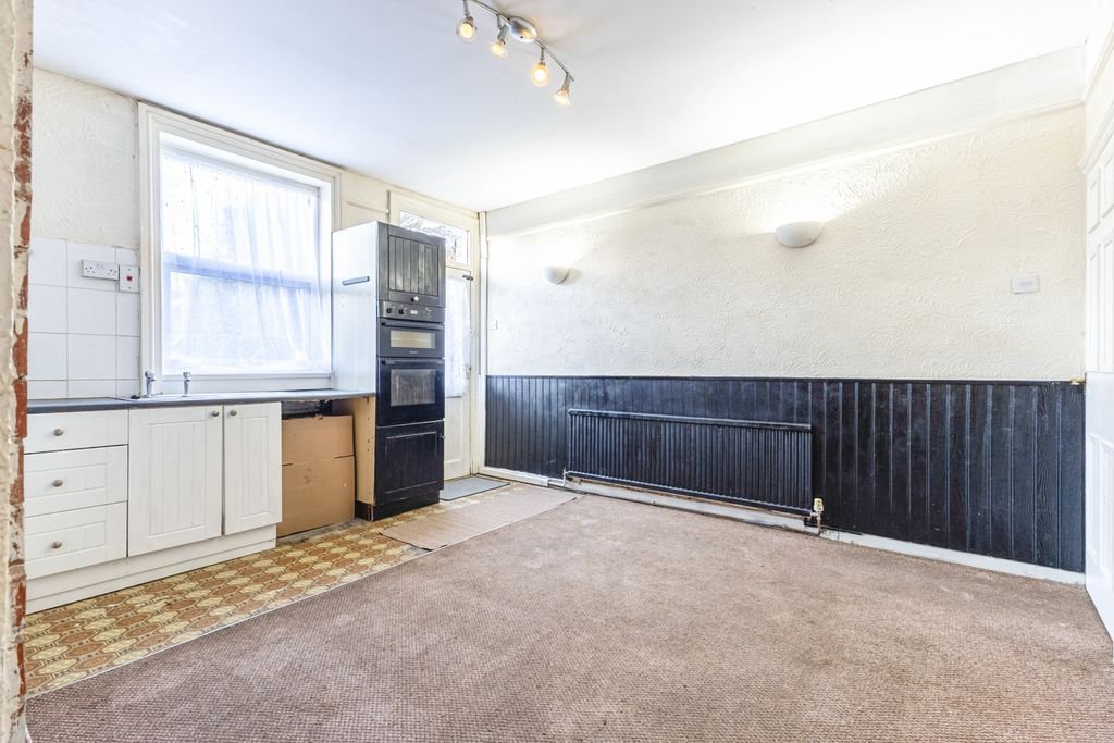 Property photo 3 of 14 Kitchen/Diner