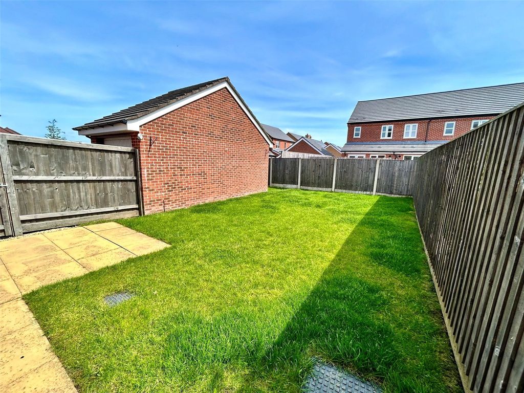 Property photo 2 of 17 Garden