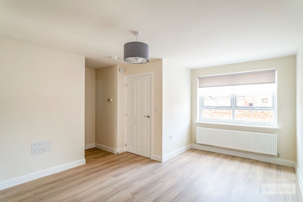 Property photo 3 of 12 Bedroom