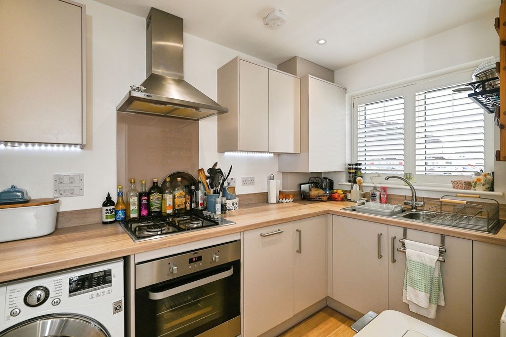 Property photo 2 of 16 Pbox-Img.Jpg