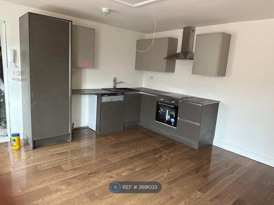 Property photo 1 of 6 Kitchen