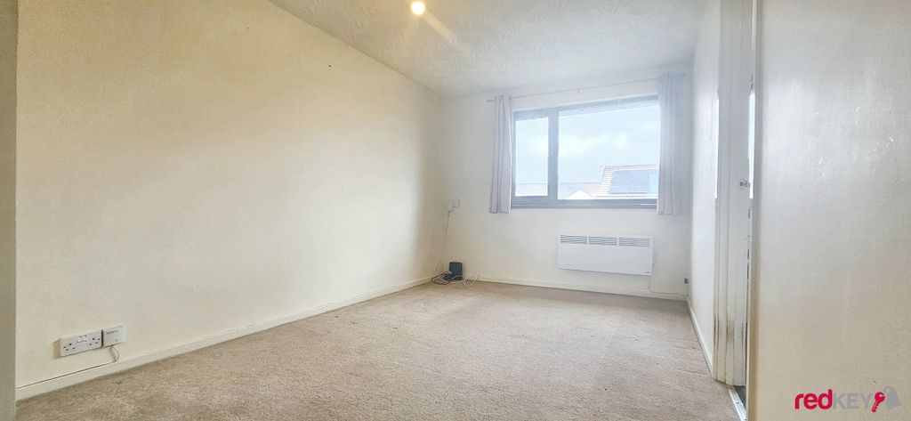 Property photo 2 of 7 Living Room