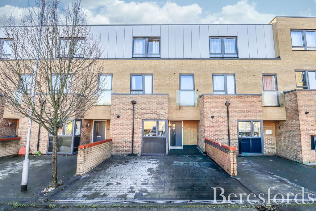 Property photo 1 of 19 Front