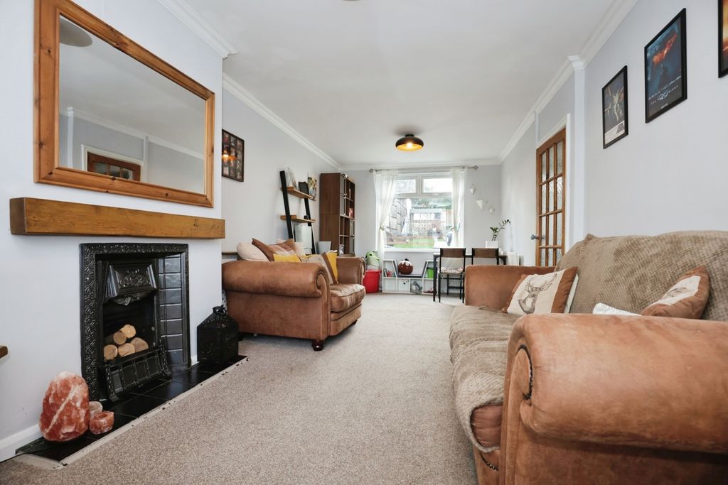 Property photo 3 of 16 Pbox-Img.Jpg