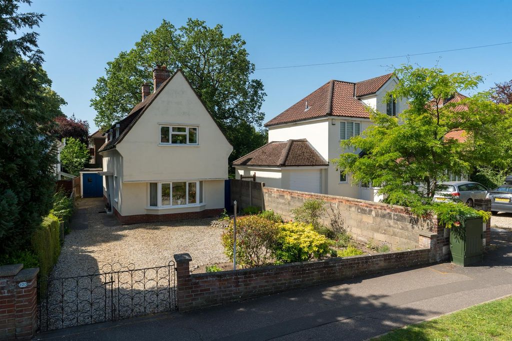 Property photo 1 of 27 220-Earlhamrd-010.Jpg