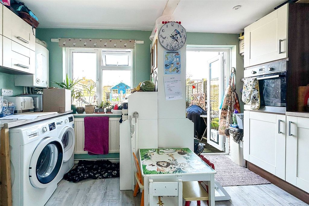 Property photo 2 of 13 Picture No. 12