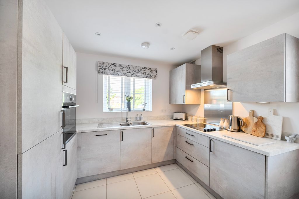 Property photo 2 of 17 1493868176A54Ed7E2E8c9