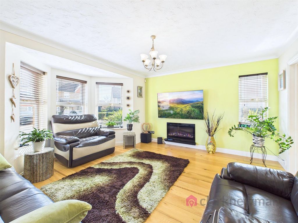 Property photo 3 of 18 Living Room