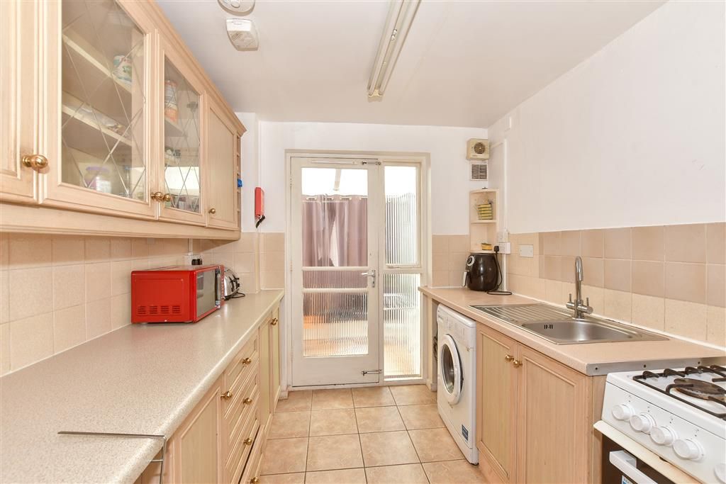 Property photo 3 of 6 Kitchen