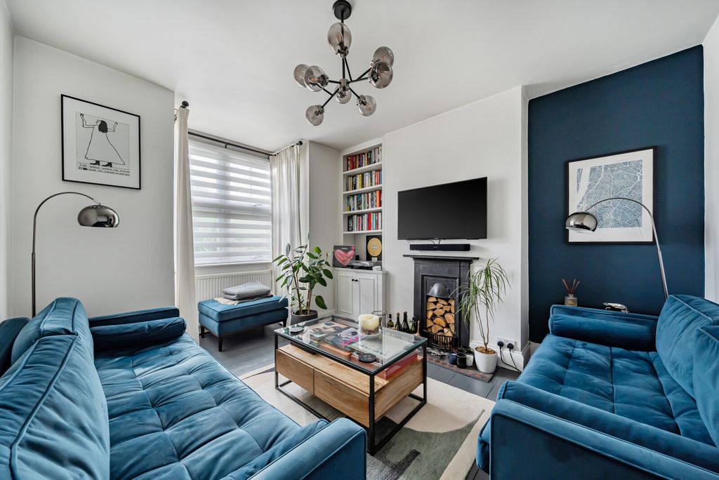 Property photo 3 of 13 1415696-13-699d97...