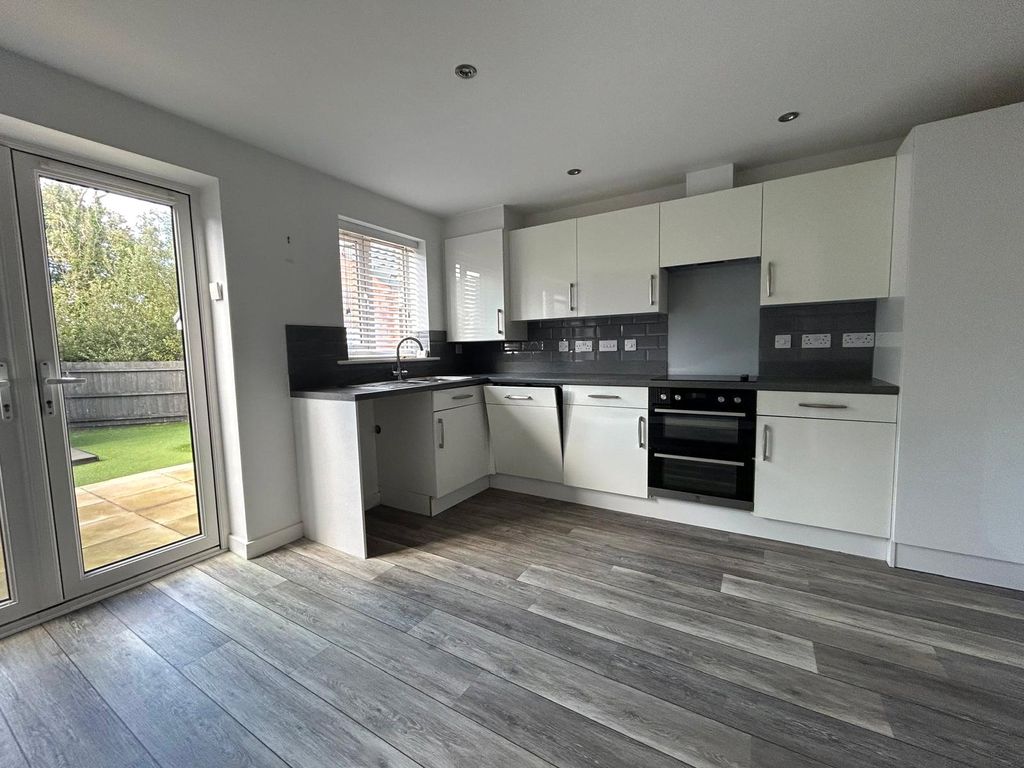 Property photo 2 of 11 Picture No. 01