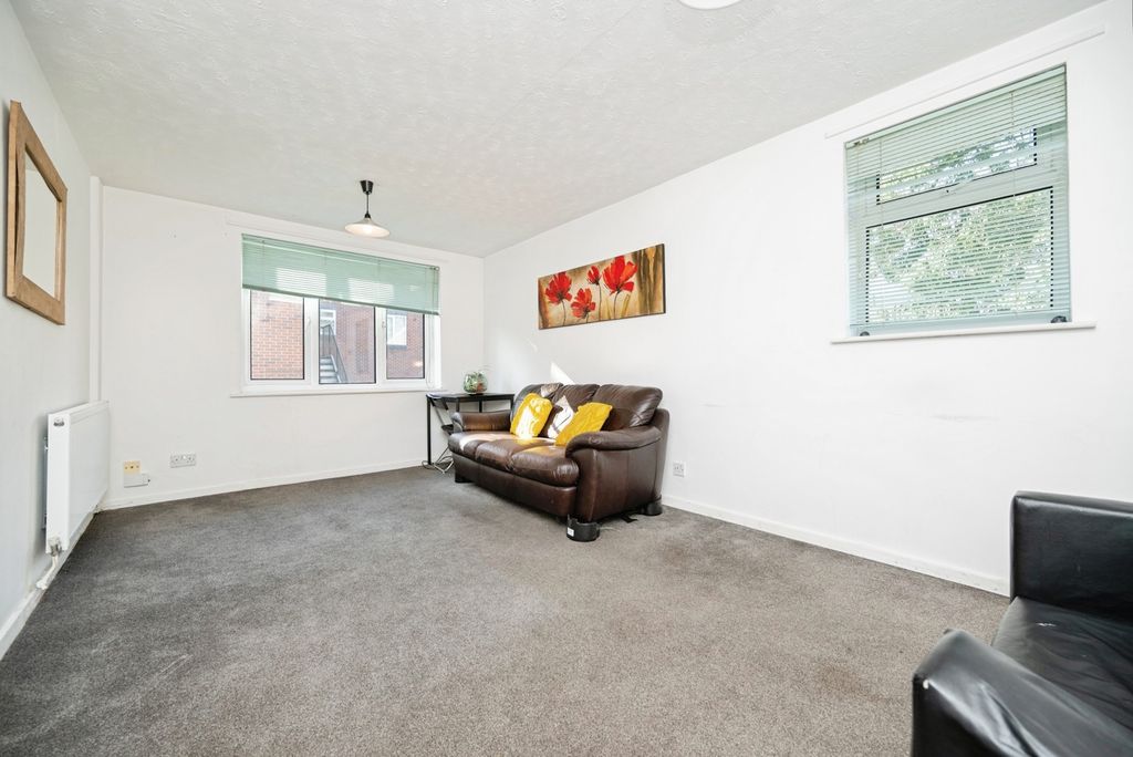 Property photo 3 of 15 Pbox-Img.Jpg