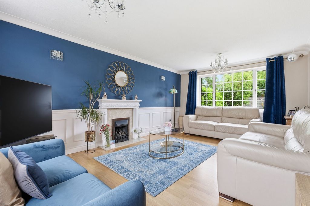Property photo 2 of 39