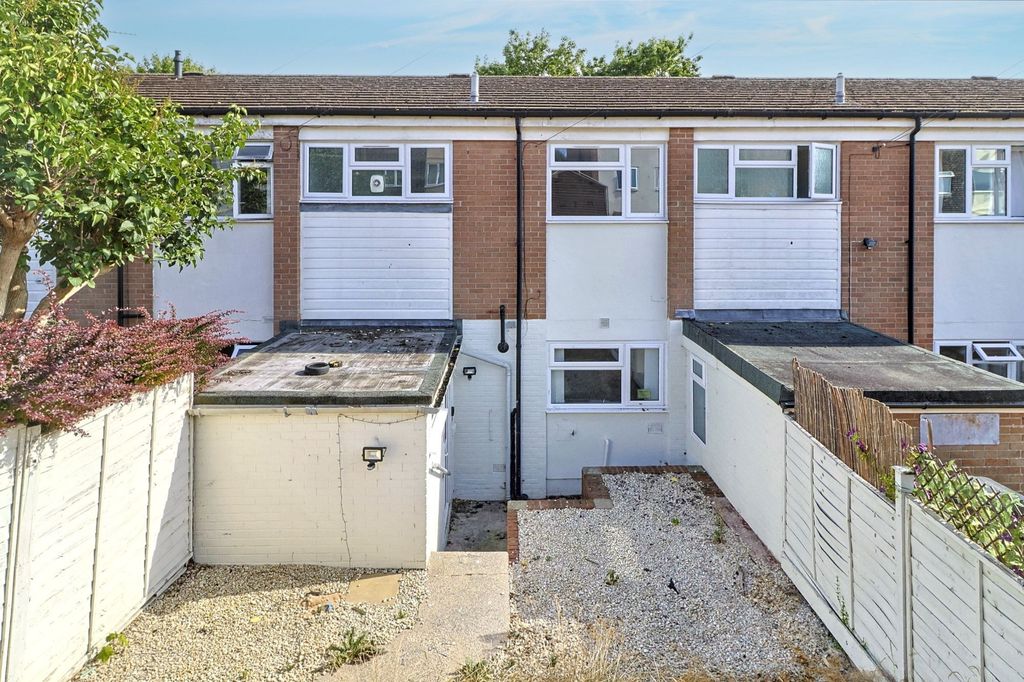 Property photo 2 of 19 2 Woburn Road, Yeovil, Somerset Ba21 5Jy