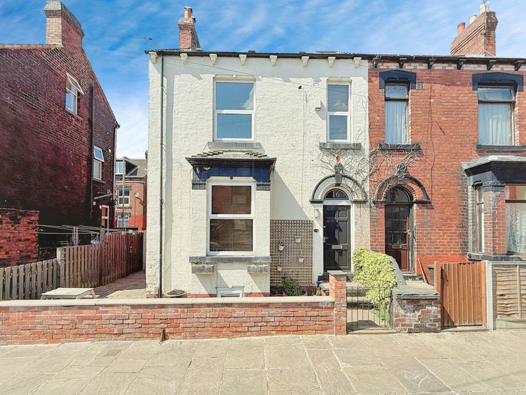 Property photo 1 of 16 Front