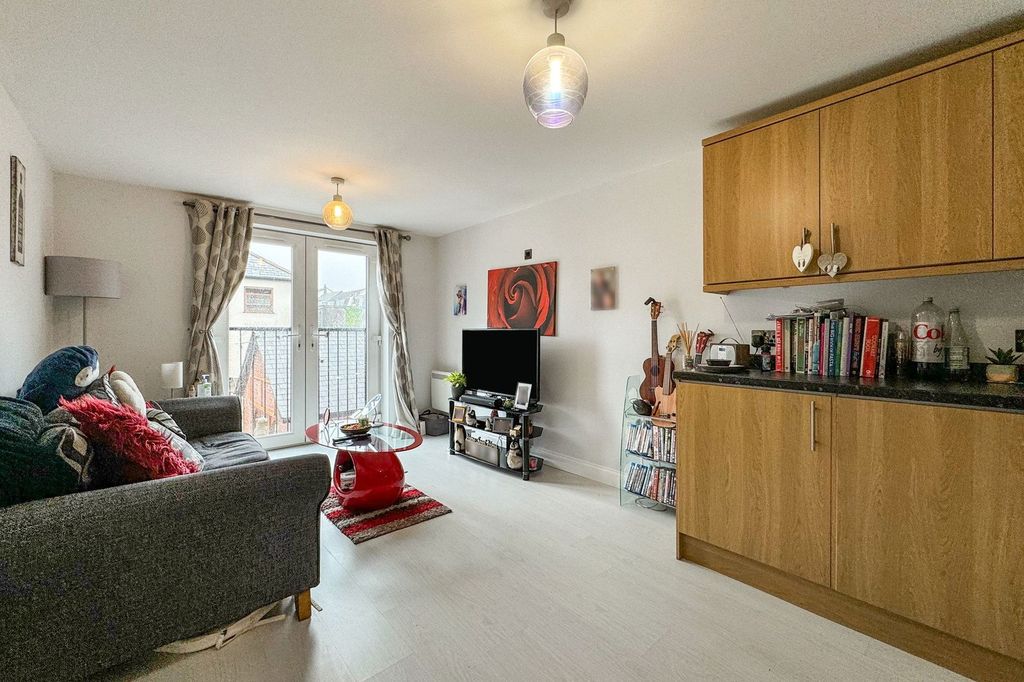 Property photo 3 of 12