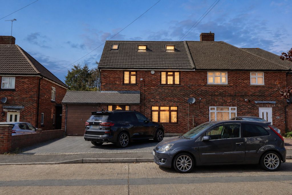 Property photo 1 of 33