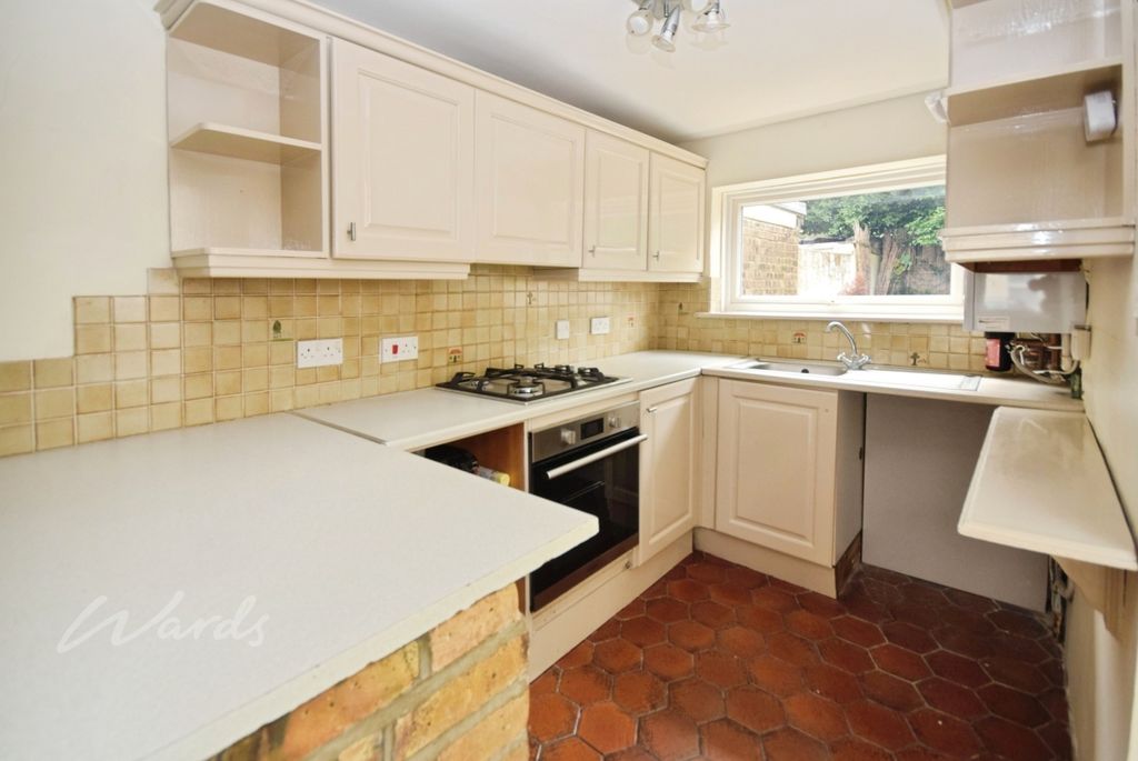 Property photo 3 of 10 Kitchen