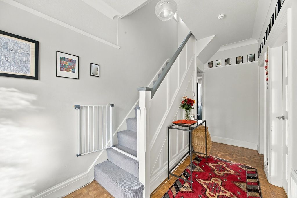 Property photo 2 of 26