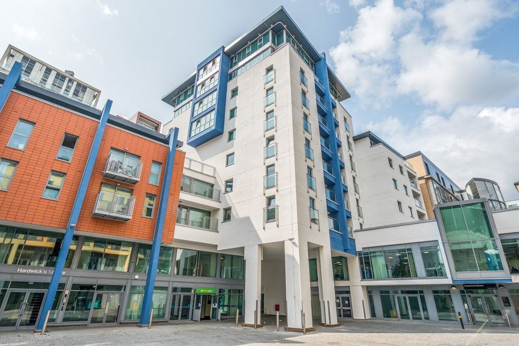 Property photo 2 of 9 Picture No. 20