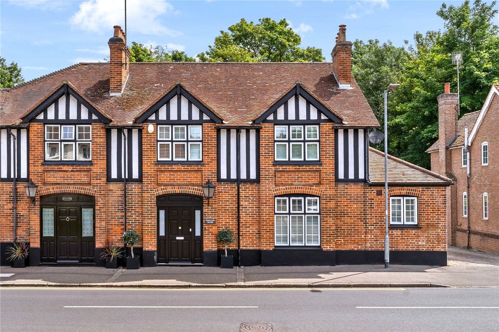 Property photo 1 of 43 Picture No. 02