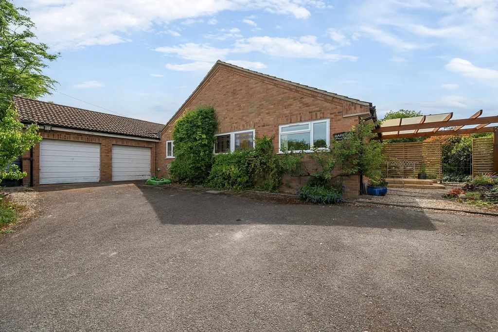 Additional image 20 of 4 bed bungalow for saleMiddle Lane, Cherhill SN11