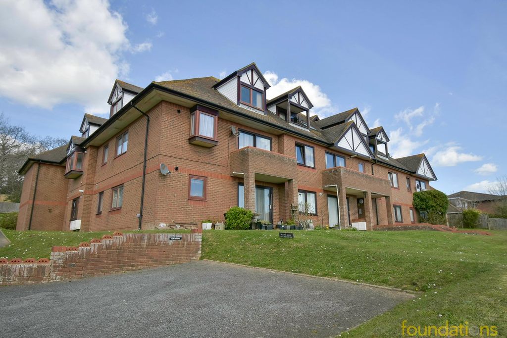Property photo 2 of 14