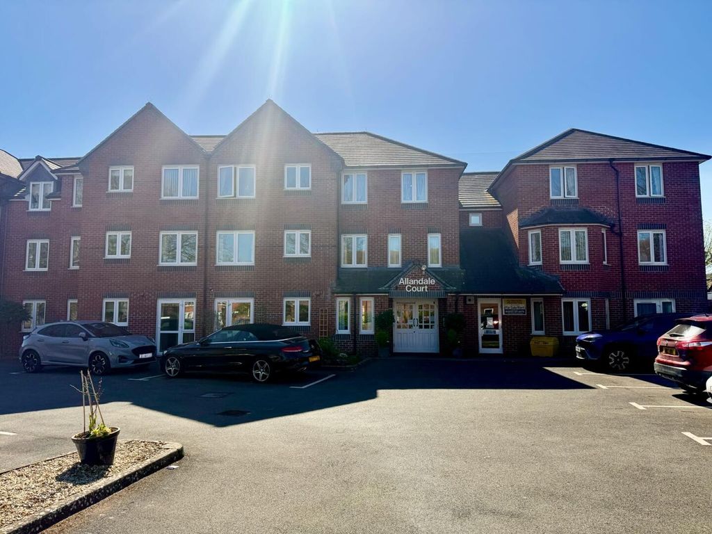 Property photo 1 of 17 Front (Exterior)