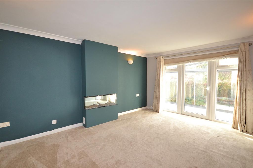 Property photo 2 of 11 5 (10).Png