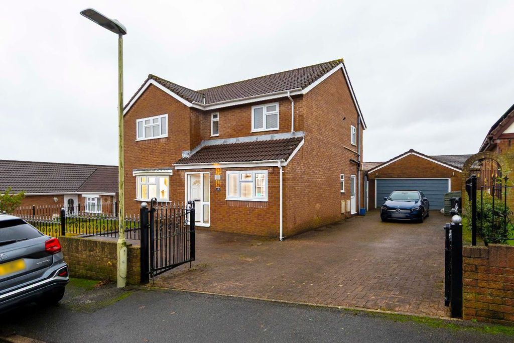 Property photo 1 of 44