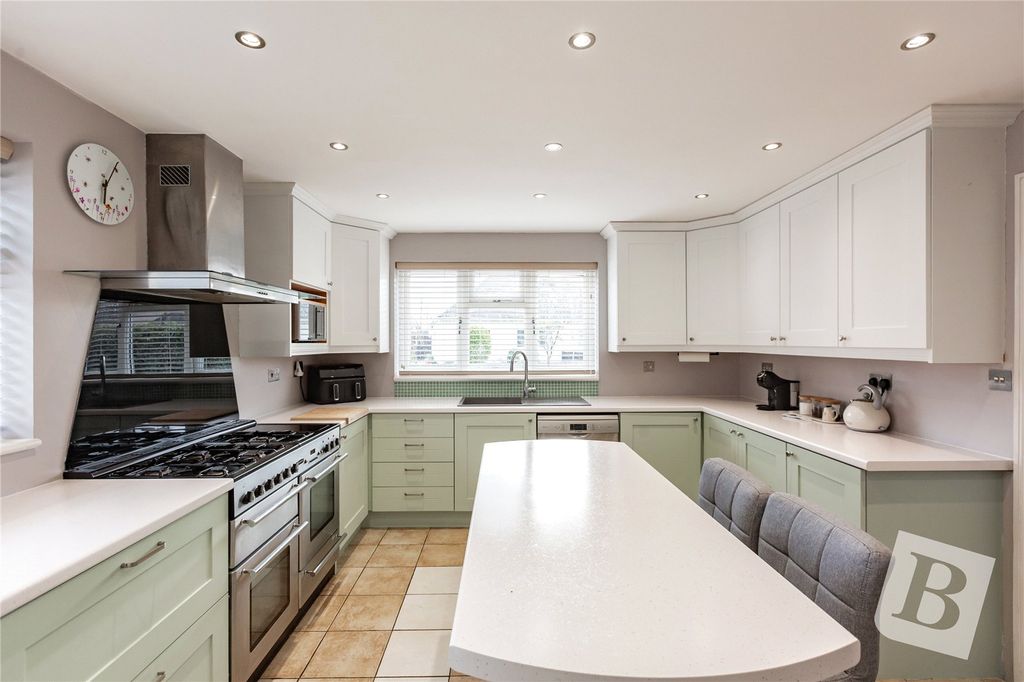 Property photo 2 of 24 Kitchen Breakfast Rm