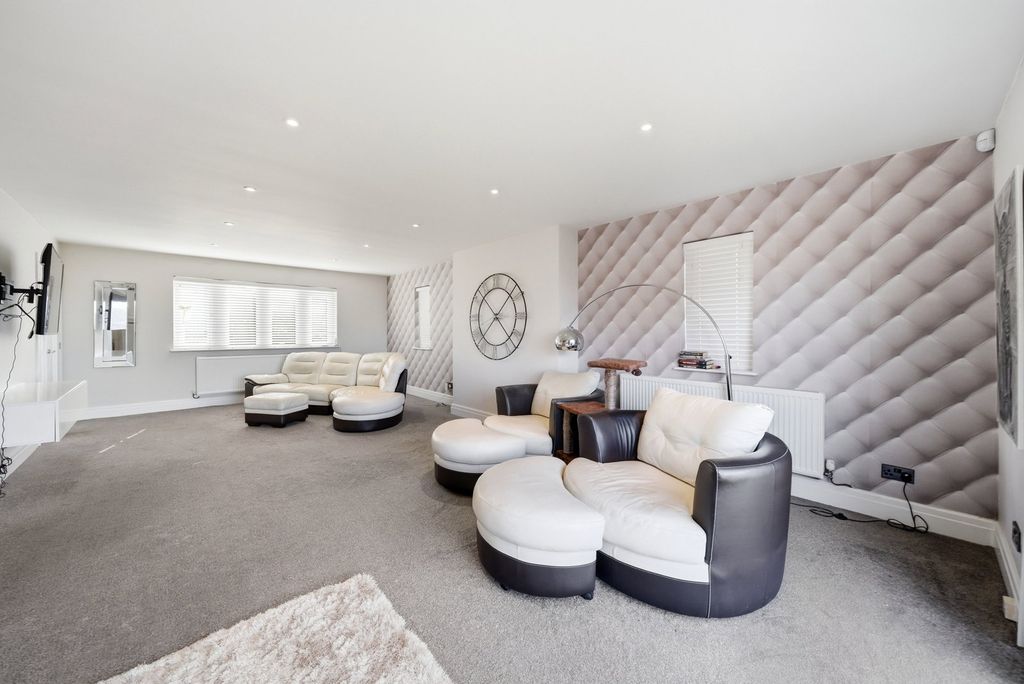 Property photo 2 of 55