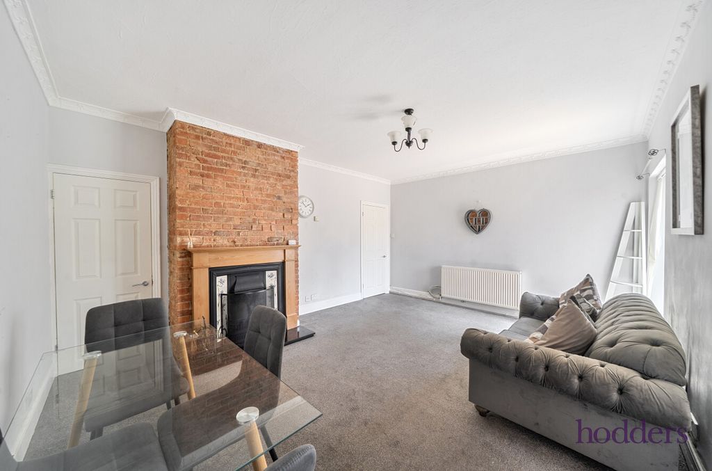 Property photo 3 of 23 Bc868253-4B90-4d0...