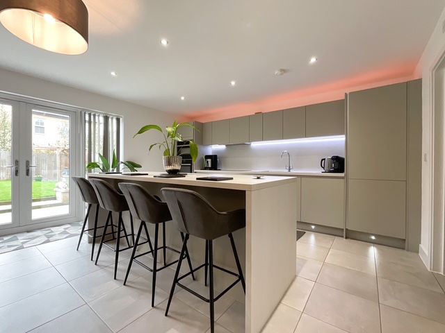 Property photo 1 of 31