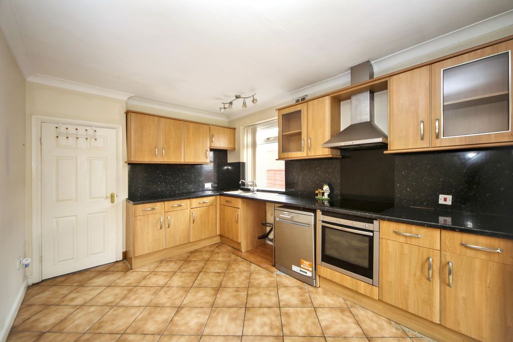 Property photo 3 of 16