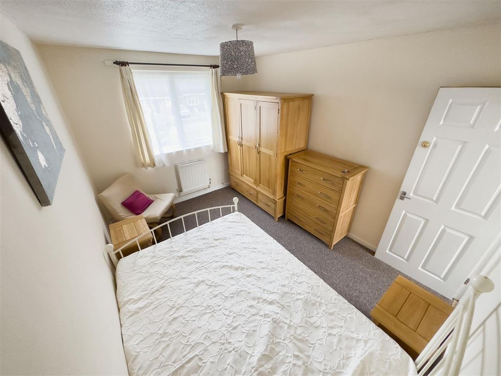 Property photo 3 of 6 Bathroom