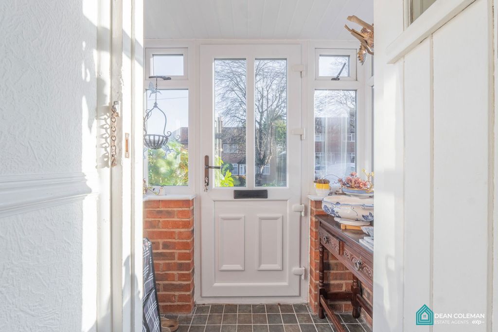 Property photo 3 of 21