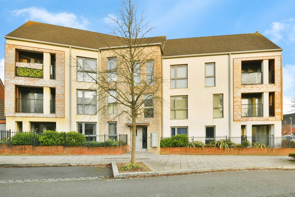 Property photo 1 of 17
