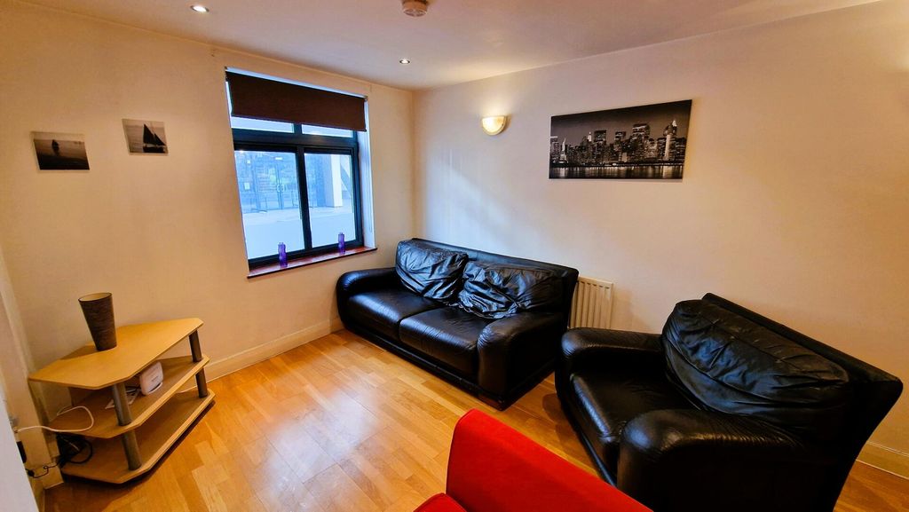 Property photo 3 of 28 Living Room