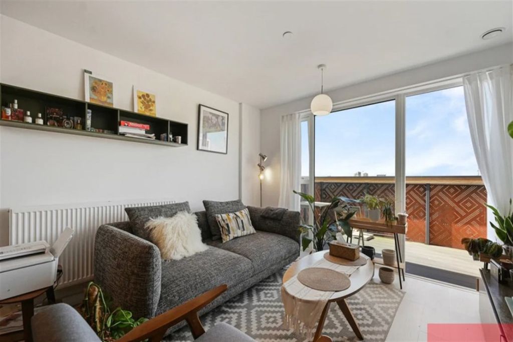 Property photo 1 of 11 (Main)