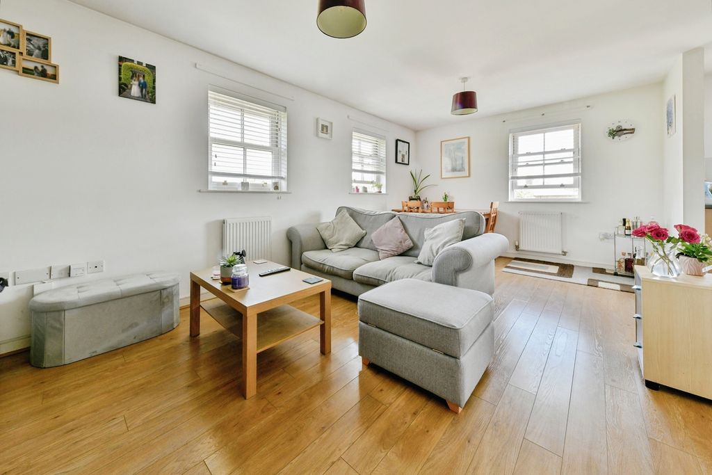 Property photo 2 of 17 Pbox-Img.Jpg