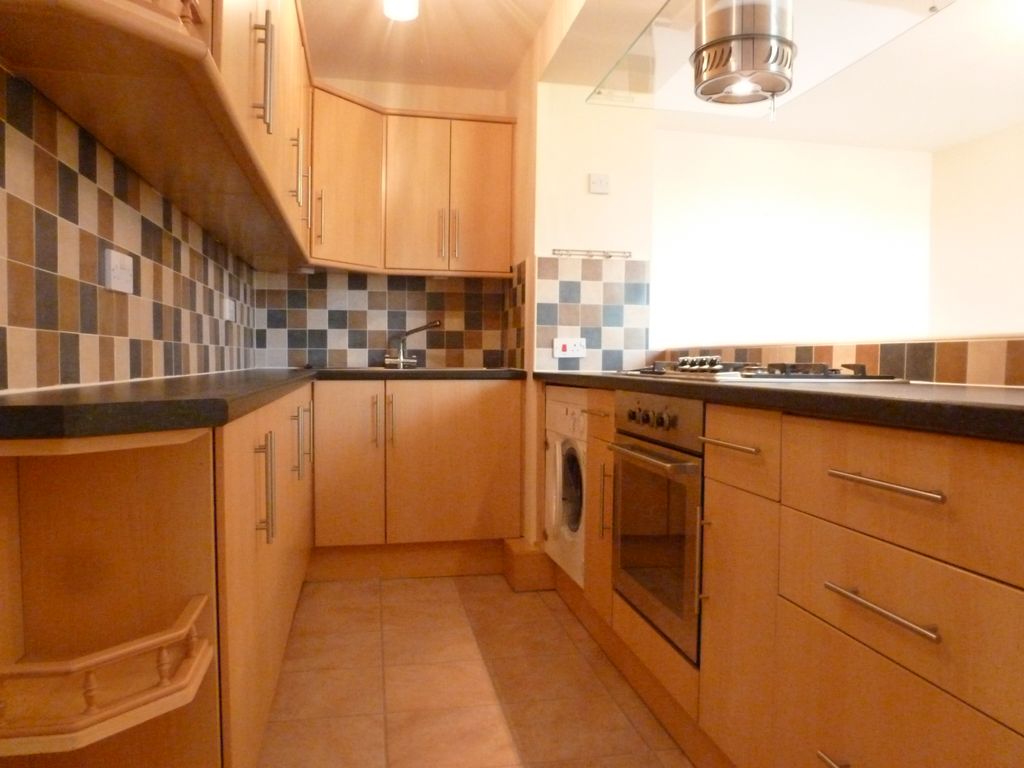 Property photo 1 of 10 Kitchen
