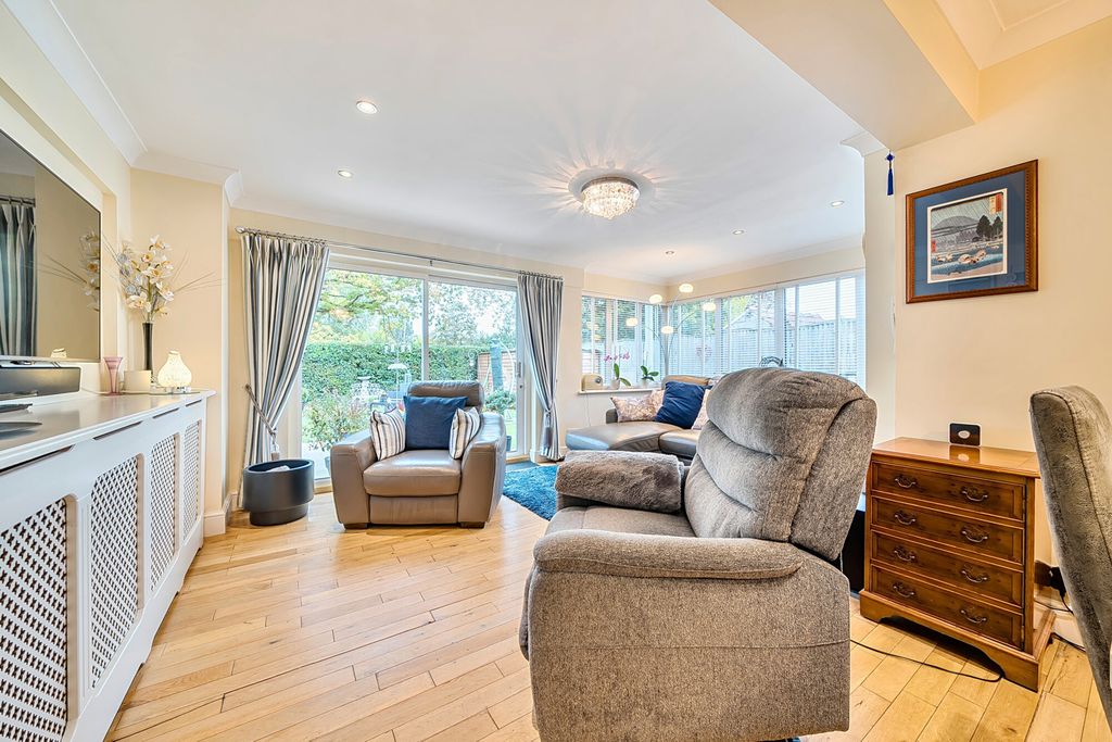 Property photo 2 of 20 Reception