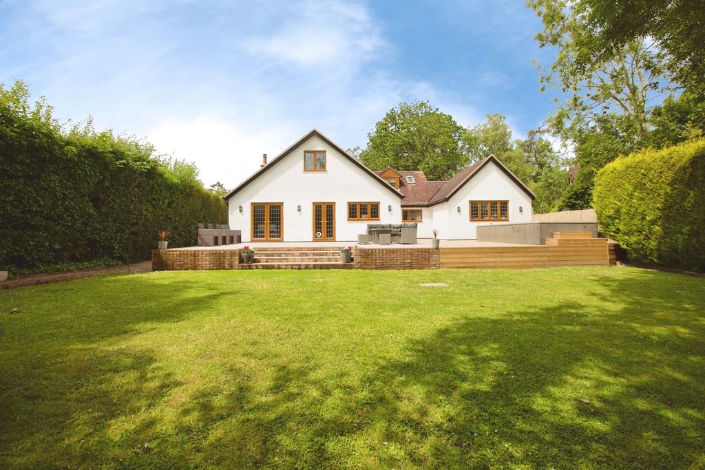Property photo 2 of 20