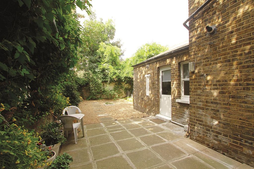 Property photo 3 of 11