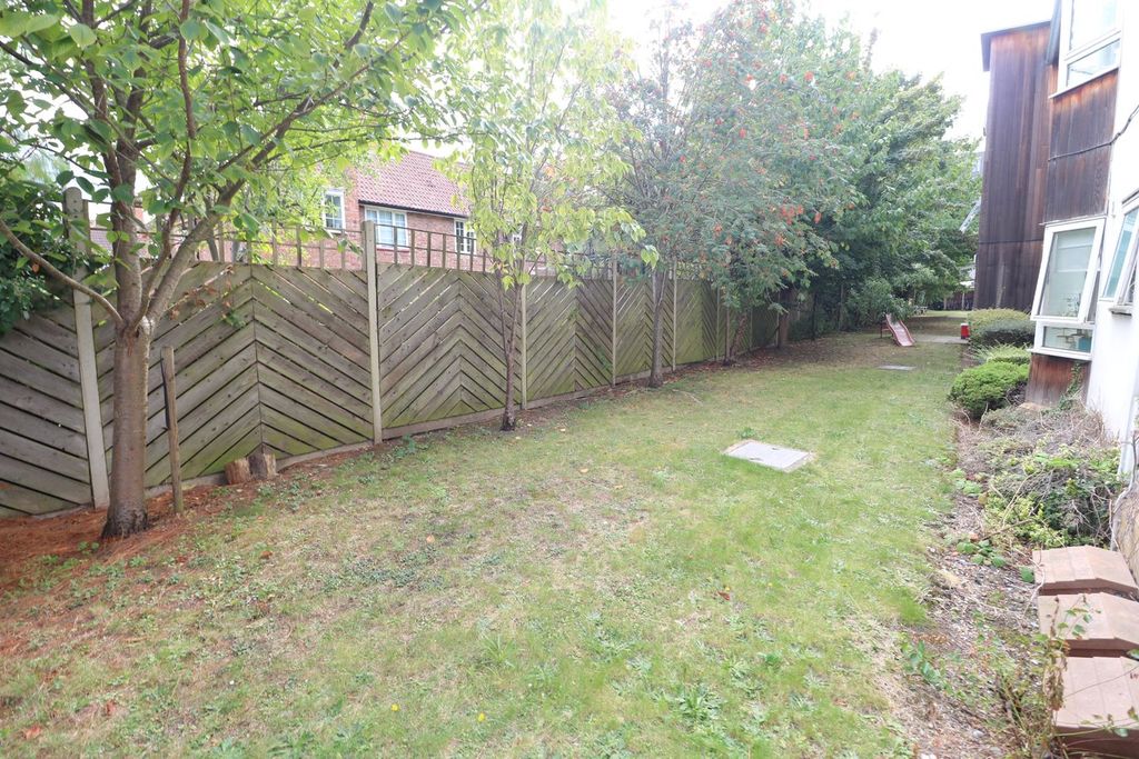 Property photo 2 of 15